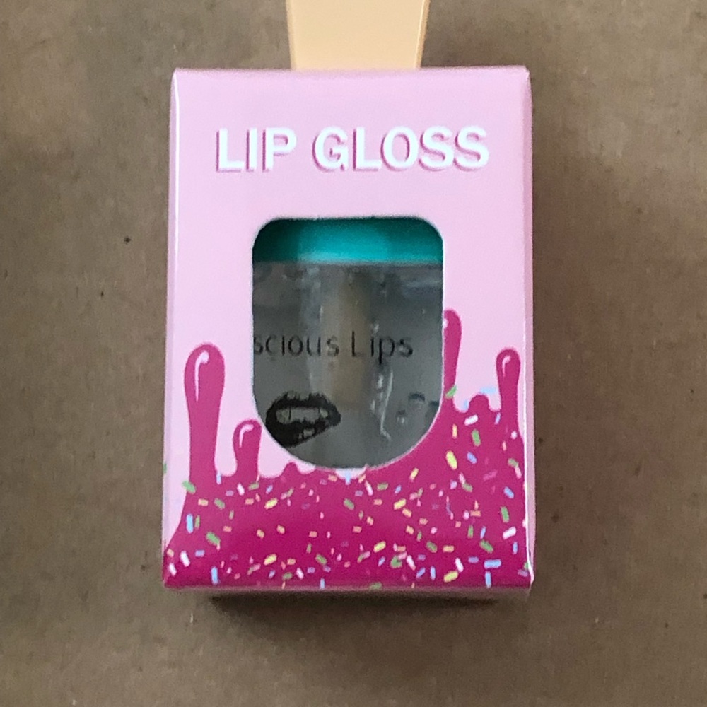Luscious Lips lip gloss